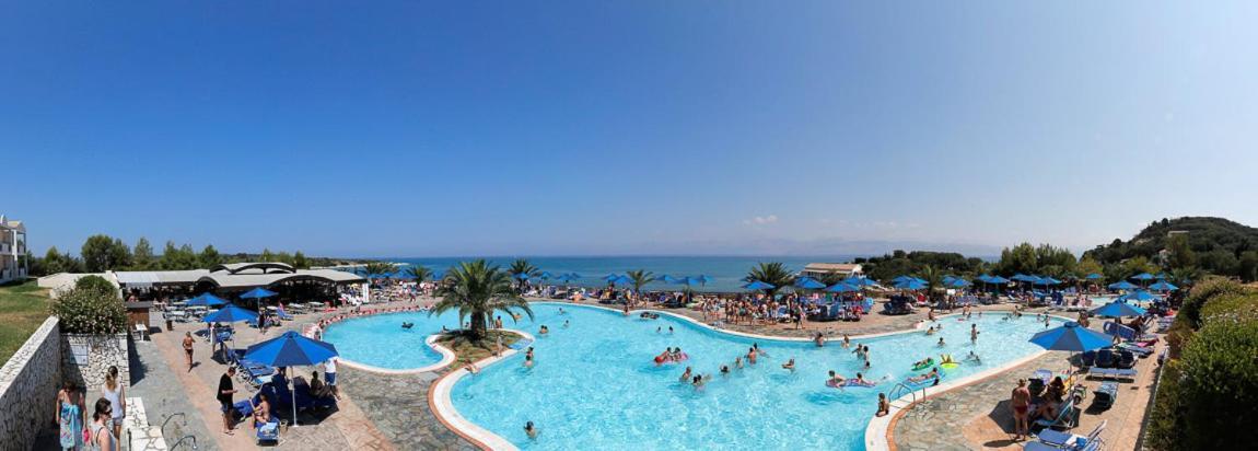 Mareblue Beach Агіос-Спиридон Екстер'єр фото